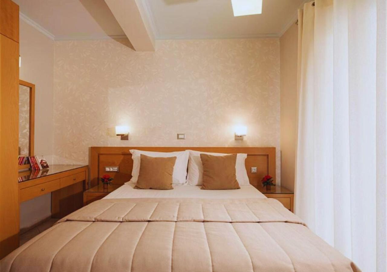 Plaza Hotel مدينة زاكينثوس المظهر الخارجي الصورة